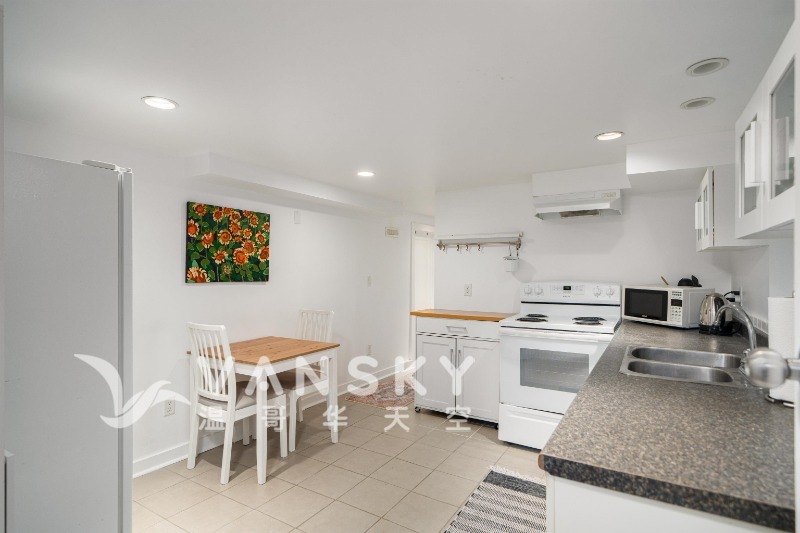 240918221357_PG downstairs 2.jpeg